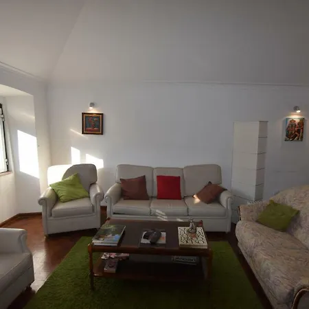 Апартаменти T2+1 Duplex Near S. Bento And Bairro Alto