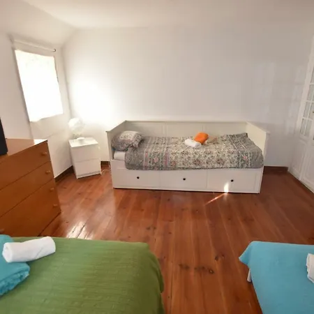 T2+1 Duplex Near S. Bento And Bairro Alto *